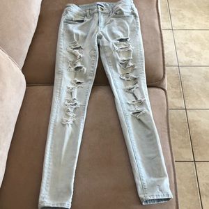 American eagle ripped light wash jeans